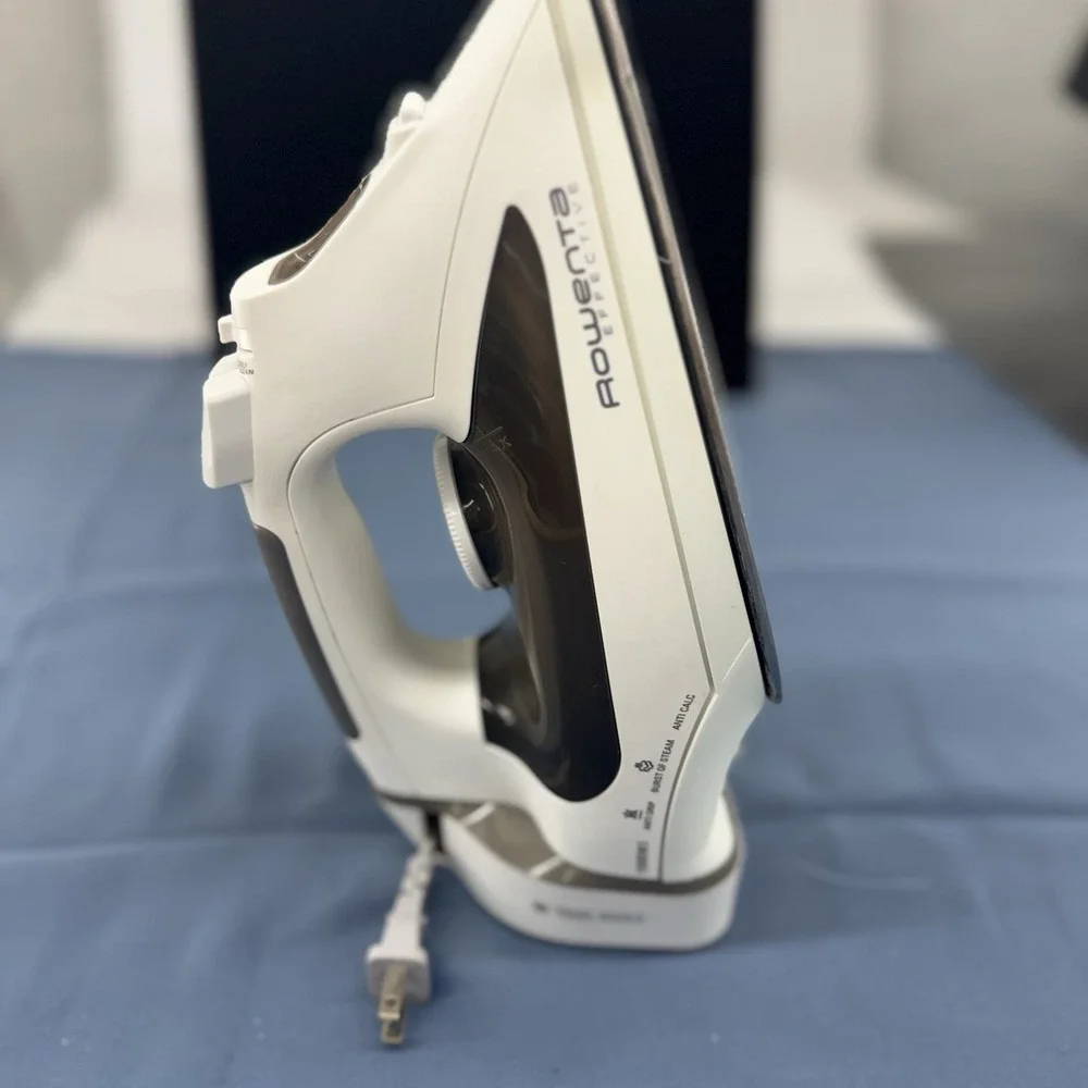 Rowenta DW 1070 Electric Iron- Comfort Steam, Cord Reel 1500W FAST SHIP